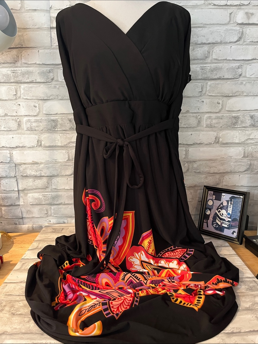 Vintage Fashion Bug Black Maxi Dress with Vibrant Floral Print 1x b neck tank